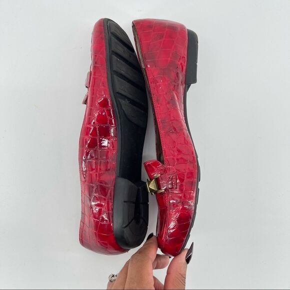 Vintage Vaneli Women’s Red Croco Textured Patent Leather Loafers Size 8.5M - Picture 12 of 16